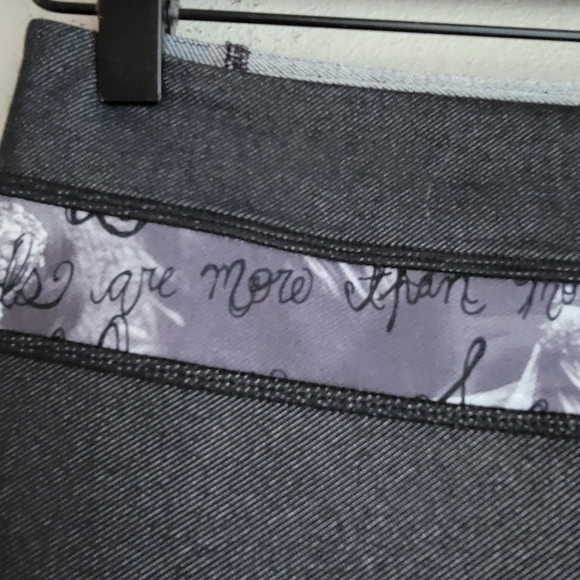 Lululemon Groove Flare Pant in Black Denim size 2 NWT - Picture 3 of 7